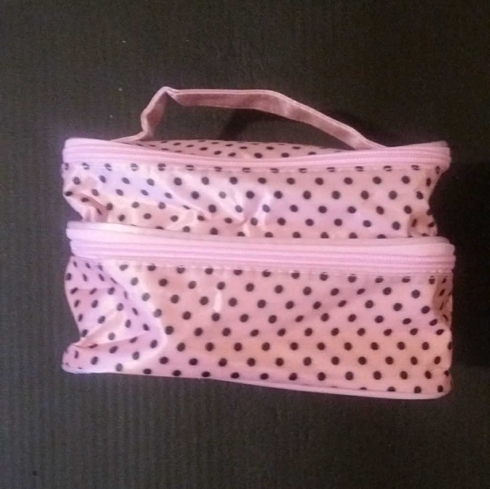 *NWOT* Cosmetic bag